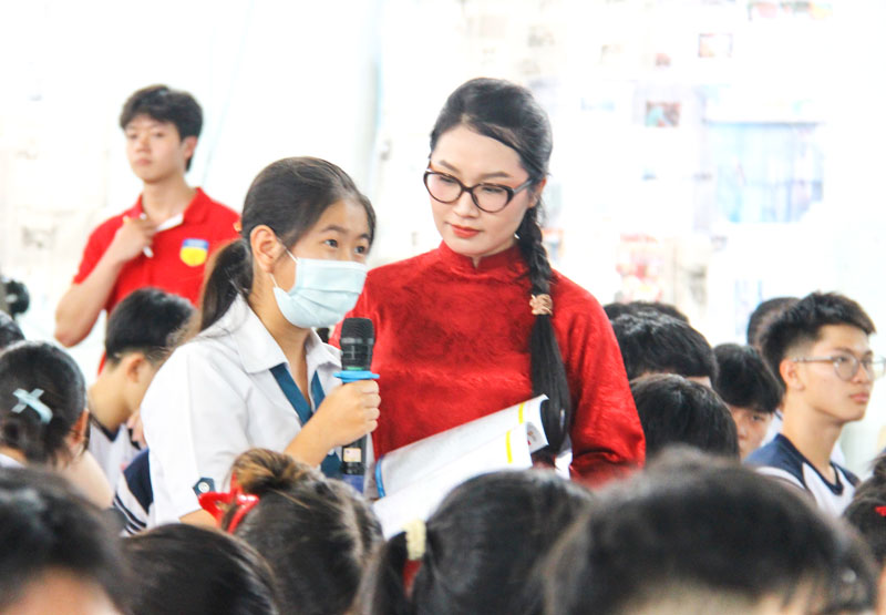 đơng trình, các em đước giao lưu trực tiếpvới
