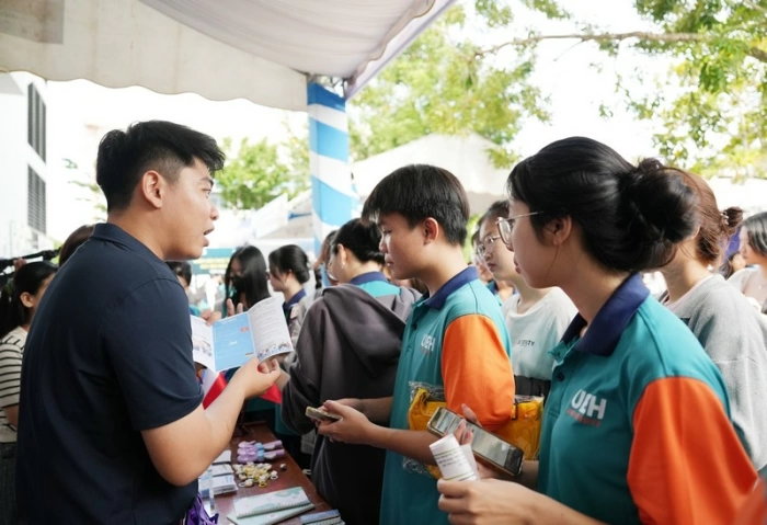 UEH Mekong tổ chức Ngày hội thực tập, việc làm năm 2025