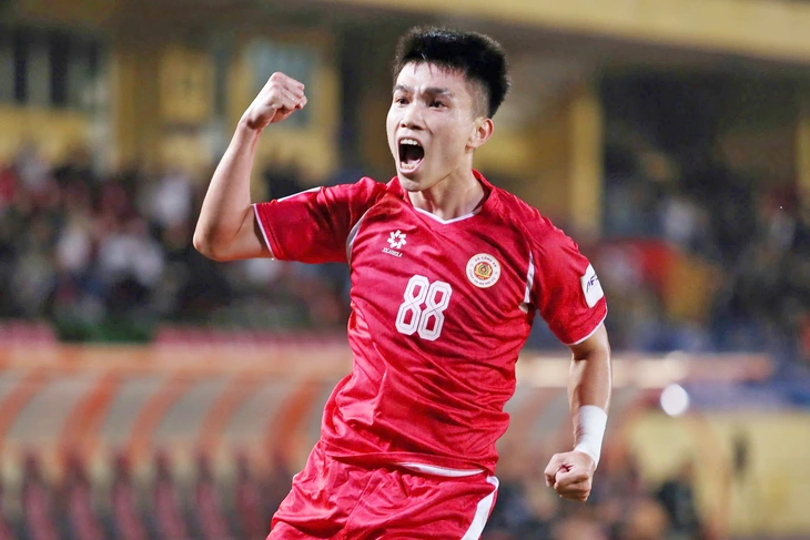 Công An Hà Nội sẽ đối đầu Công An TP.HCM trên sân Hàng Đẫy tối nay - Ảnh NGỌC LÊ