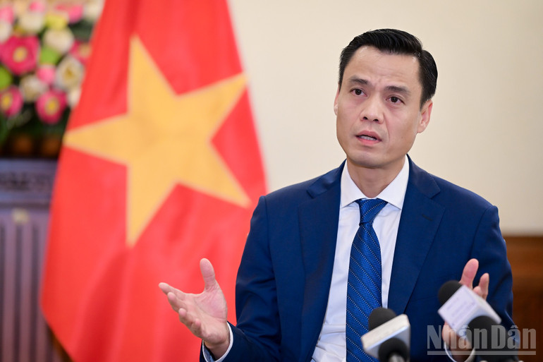 Thứ trưởng Ngoại giao Đặng Hoàng Giang.