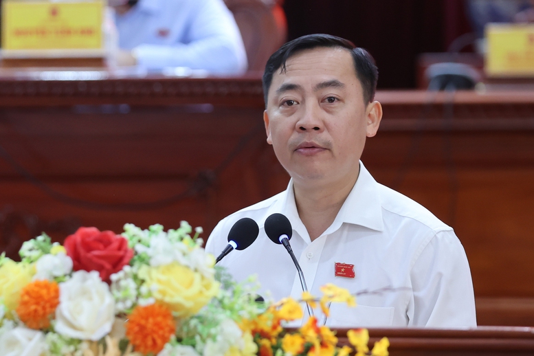 Ông Đào Chí Nghĩa, Thành ủy viên, Phó Trưởng Đoàn đại biểu Quốc hội thành phố Cần Thơ báo cáo tại hội nghị - Ảnh: VGP/Nhật Bắc