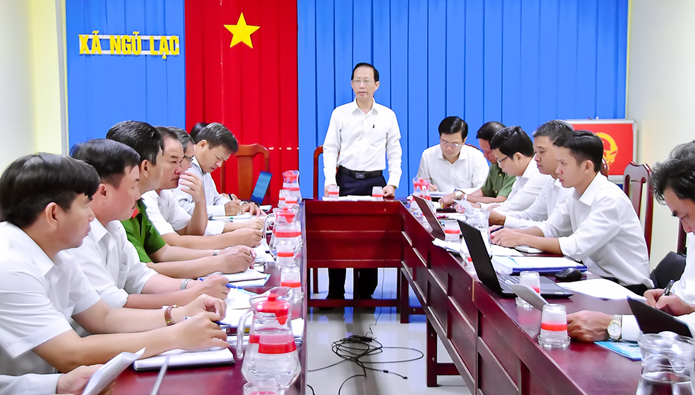 Phó Chủ tịch UBND tỉnh- Nguyễn Trúc Sơn làm việc cùng nhà đầu tư và chính quyền địa phương tháo gỡ các khó khăn, kịp thời bồi thường, hỗ trợ và giải phóng mặt bằng các công trình điểm.