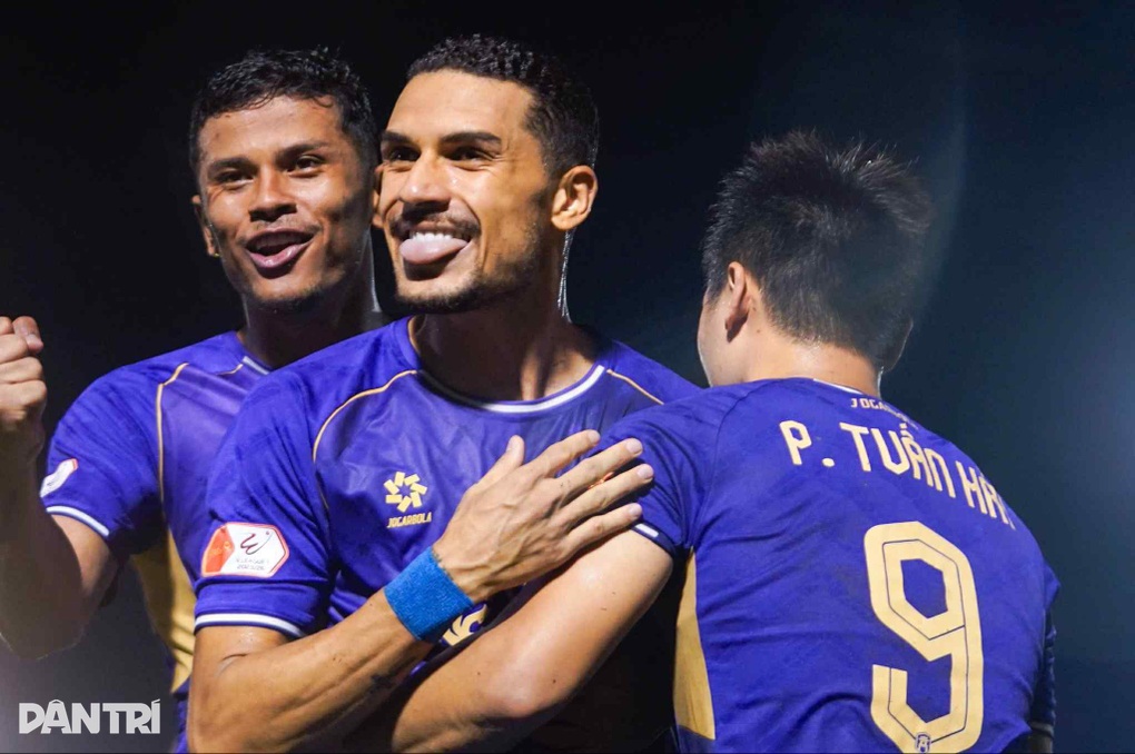 Hà Nội FC có chiến thắng đầu tiên dưới thời HLV Harry Kewell (Ảnh: Khoa Nguyễn).