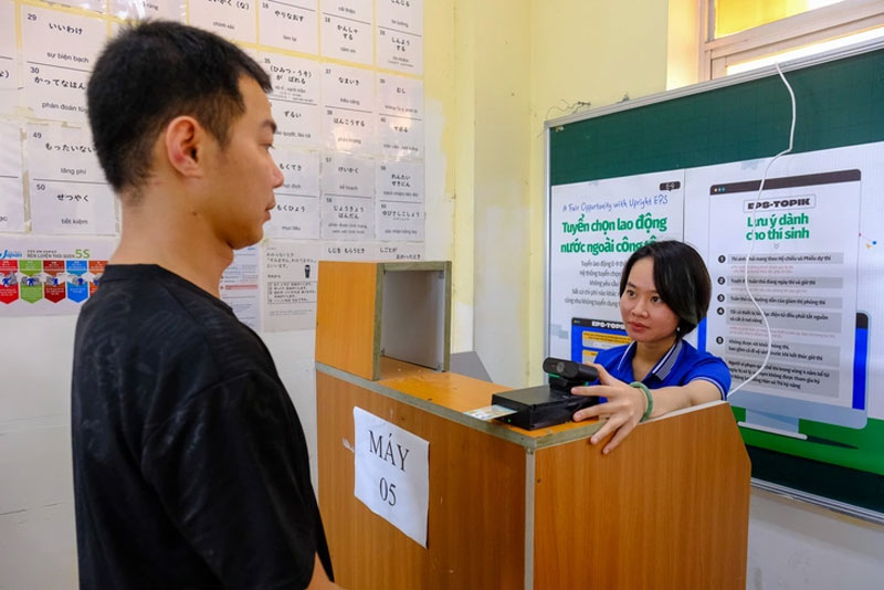 Lao động đi làm ở Hàn Quốc phải trải qua kỳ thi tiếng Hàn bắt buộc - Ảnh: HÀ QUÂN