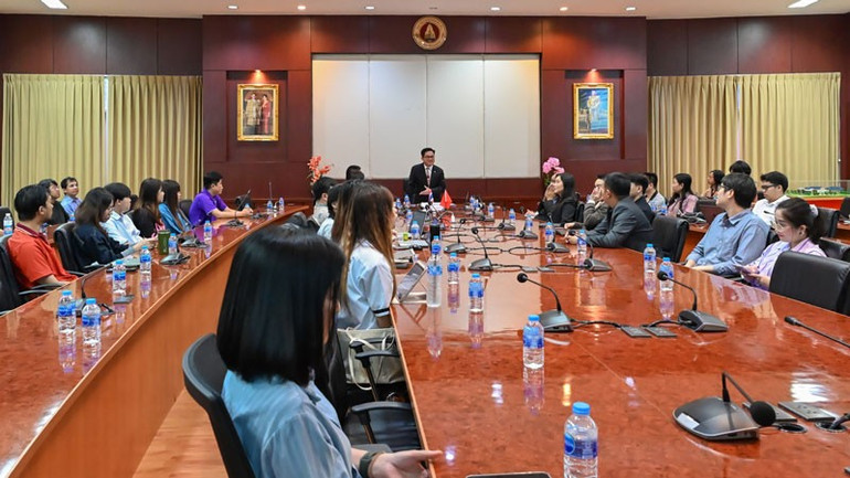 Đông đảo giáo viên, sinh viên Trường Quản trị địa phương, Đại học Khon Kaen tham dự sự kiện. (Ảnh: CTV)