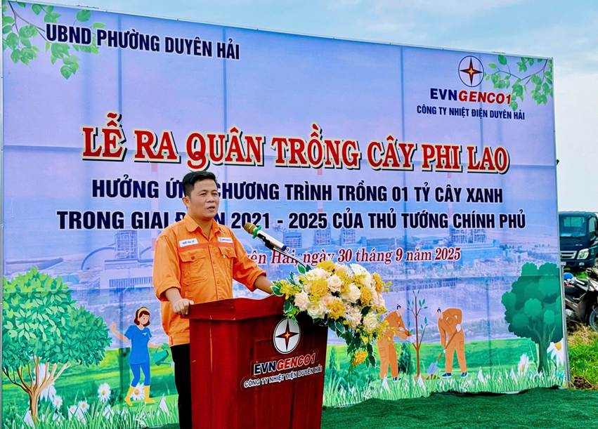 Ông Ngô Văn Sỹ-  Giám đốc Công ty Nhiệt điện Duyên Hải phát biểu tại buổi lễ