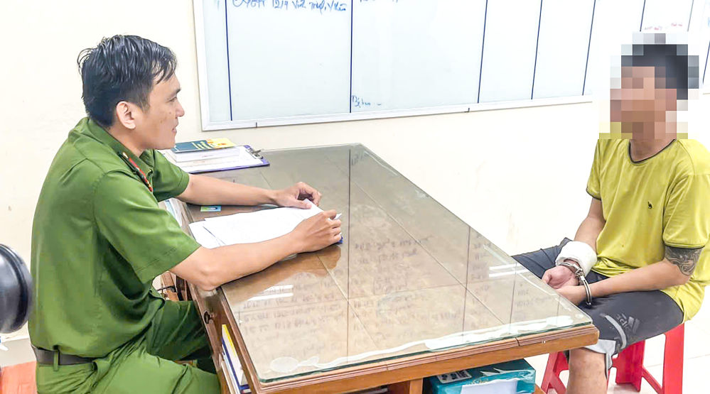 Thời gian qua, lực lượng công an đã thực hiện nhiều giải pháp kịp thời đấu tranh với các loại tội phạm liên quan đến tàng trữ, vận chuyển, mua bán trái phép chất ma túy. Ảnh tư liệu

