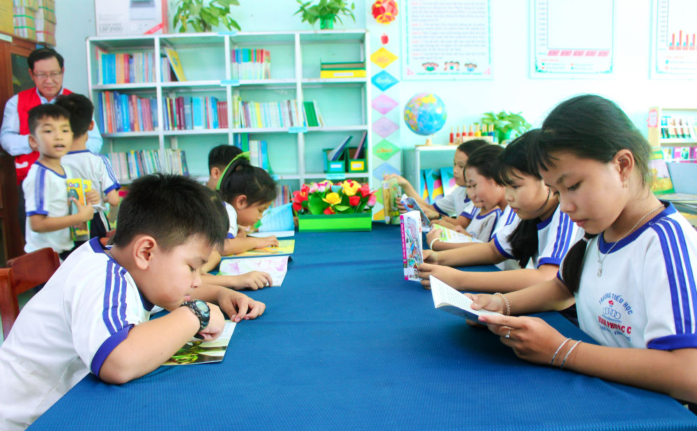 Tri thức từ kho tàng sách góp phần bồi dưỡng phẩm chất, trí tuệ và phát triển của con người.