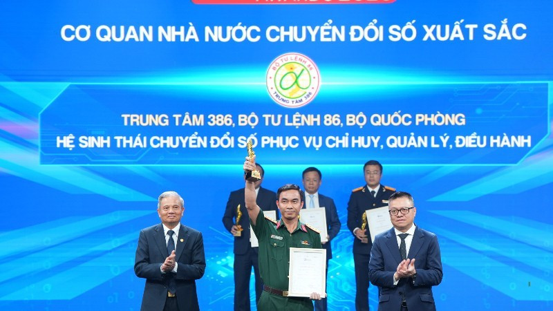 Lễ trao giải thưởng Chuyển đổi số Việt Nam 2025.
