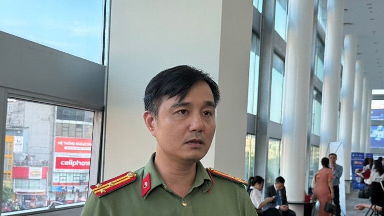 Thượng tá Vũ Thanh Nhân, Phó Trưởng Phòng Ứng dụng công nghệ thông tin và Quản lý hồ sơ xuất nhập cảnh, Cục Quản lý xuất nhập cảnh, Bộ Công an.
