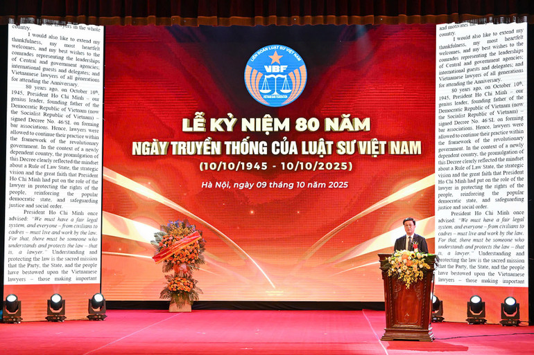 Chủ tịch Liên đoàn Luật sư Việt Nam trình bày diễn văn tại lễ kỷ niệm. (Ảnh: THỦY NGUYÊN)

