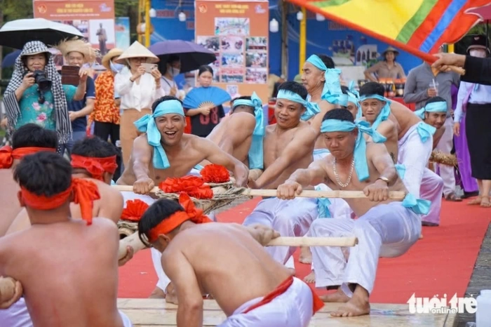 Hàn Quốc và một số nước đến Việt Nam trình diễn kéo co