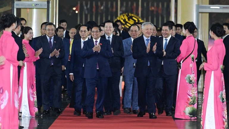 Thủ tướng Chính phủ Phạm Minh Chính và các vị lãnh đạo Đảng, Nhà nước tới tham dự buổi Lễ.