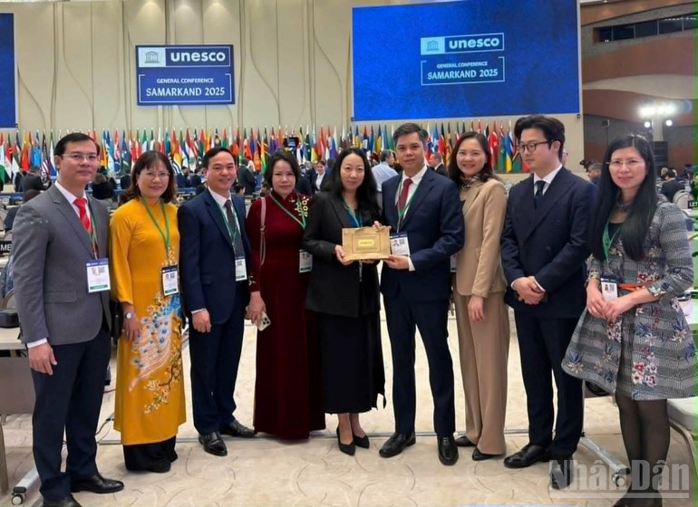 Đoàn đại biểu tỉnh Hưng Yên gặp gỡ, trao đổi với phái đoàn Hàn Quốc.