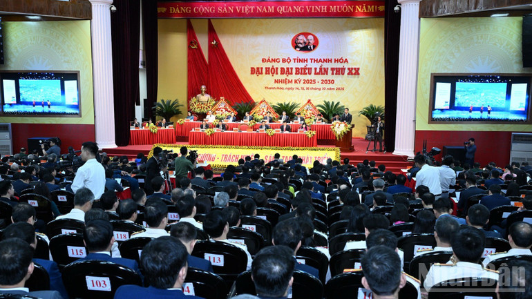 Quang cảnh Đại hội đại biểu Đảng bộ tỉnh Thanh Hóa lần thứ XX. (Ảnh: TRẦN HẢI)
