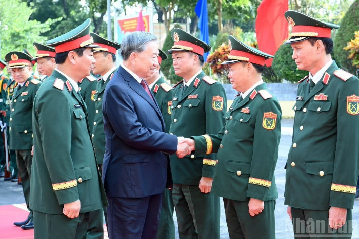 [Ảnh] Tổng Bí thư Tô Lâm dự Lễ kỷ niệm 80 năm Ngày truyền thống Lực lượng vũ trang Quân khu 1