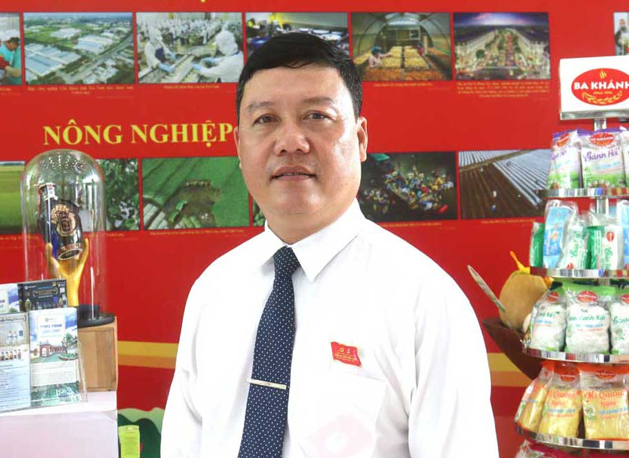 Đồng chí Ngô Hùng Nhân- Bí thư Đảng ủy xã Tân Long Hội