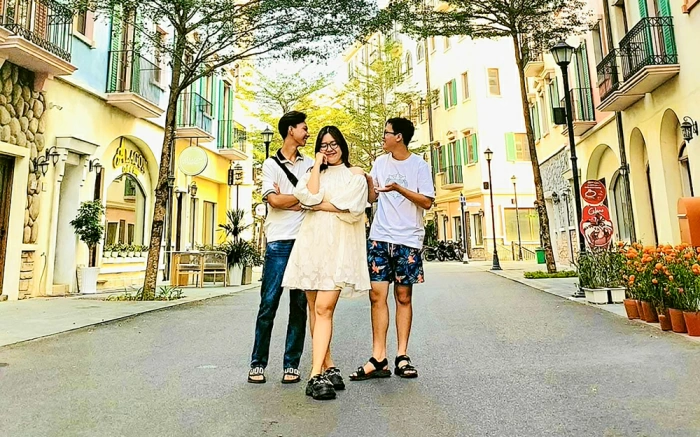 Sắc thu cùng phái đẹp xuống phố