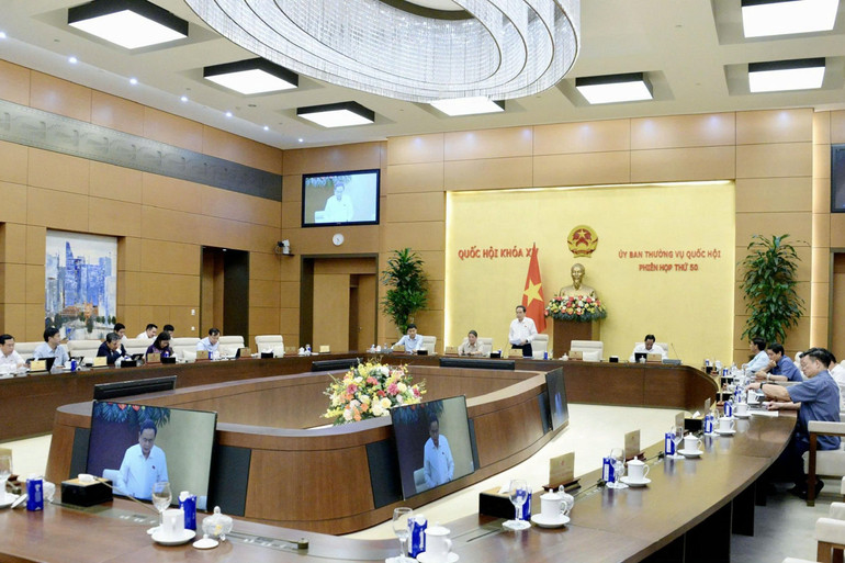 Quang cảnh phiên họp. (Ảnh: DUY LINH)