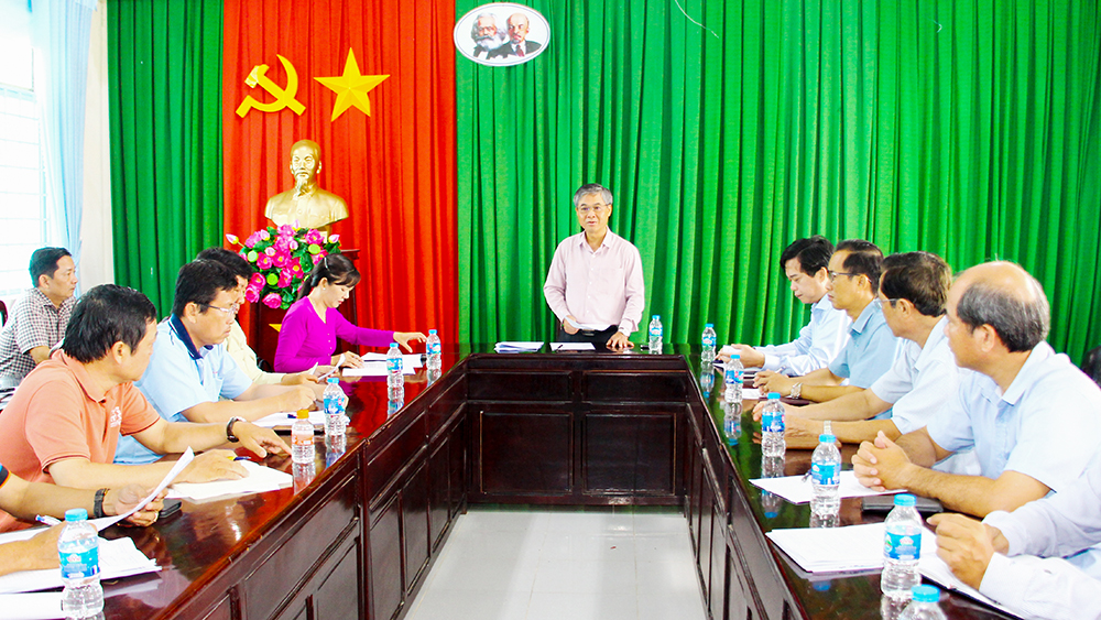 Phó Chủ tịch UBND tỉnh- Châu Văn Hòa phát biểu chỉ đạo tại buổi làm việc.