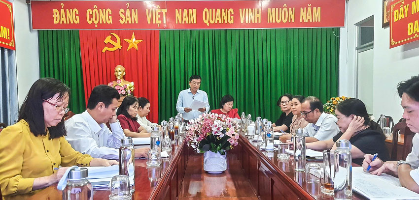 BS.CK2 Nguyễn Văn Đời- Phó Giám đốc Sở Y tế tỉnh phát biểu chỉ đạo tại cuộc họp giao ban dân số tháng 9/2025.