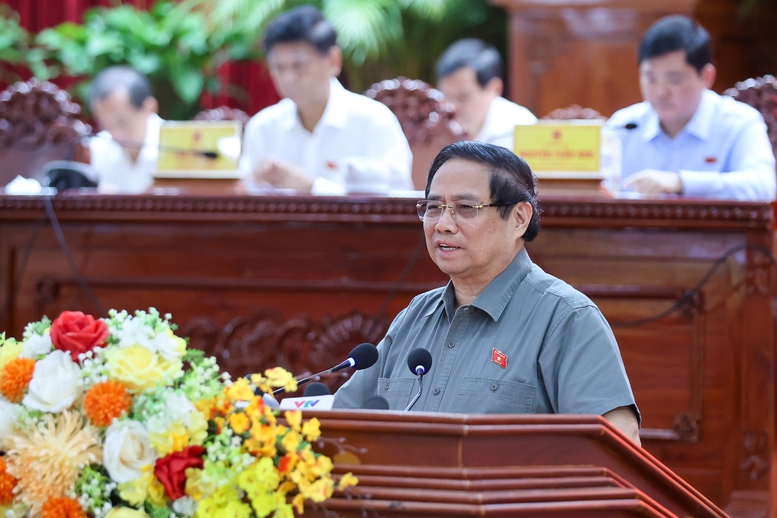 Thủ tướng ghi nhận, biểu dương nỗ lực của Đảng bộ, chính quyền và nhân dân thành phố Cần Thơ đã đóng góp tích cực, hiệu quả vào thành tựu chung, góp phần cùng cả nước ổn định kinh tế vĩ mô - Ảnh: VGP/Nhật Bắc