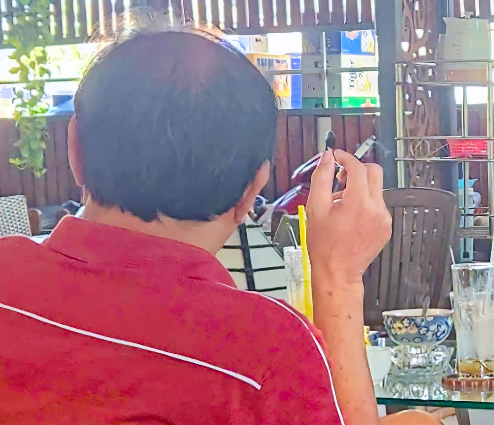 Theo các bác sĩ, dù được cảnh báo và chứng minh hút thuốc lá là nguyên nhân chính gây ra ung thư phổi nhưng nhiều người vẫn không thể từ bỏ được thói quen hút thuốc lá.