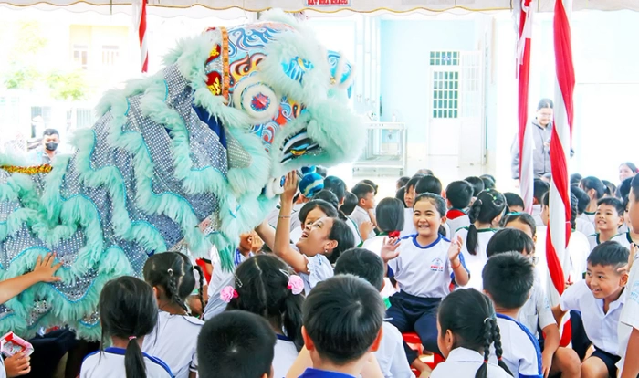 Trung thu rộn ràng, ngập tràn yêu thương
