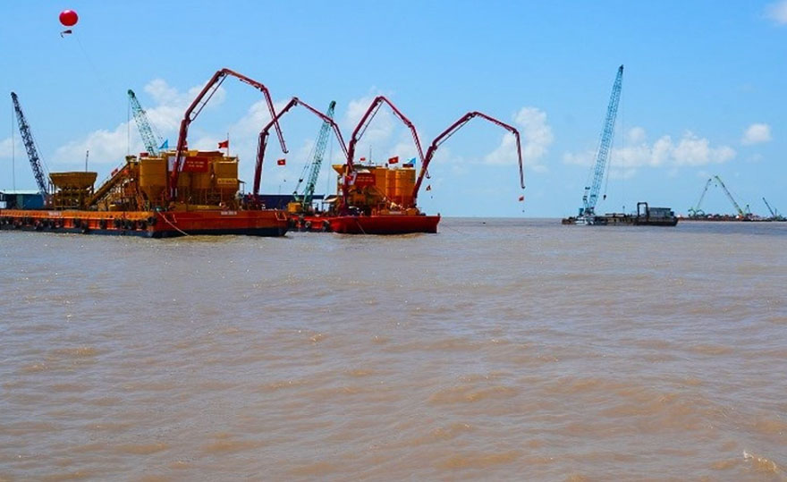 Tỉnh Cà Mau khởi động tuyến giao thông nối Mũi Cà Mau với đảo Hòn Khoai, có cầu vượt biển dài hơn 18km... Đây là công trình trọng điểm của tỉnh.