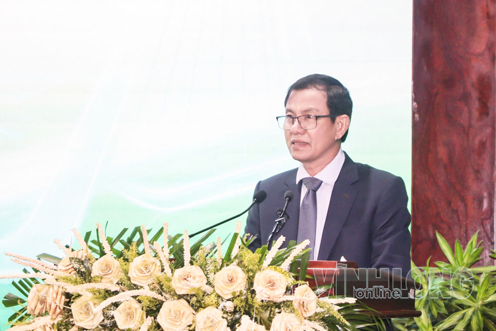 Ông Đặng Văn Chính - Ủy viên Thường vụ Tỉnh ủy, Phó Chủ tịch Thường trực UBND tỉnh phát biểu khai mạc. Ảnh: THẢO TIÊN
