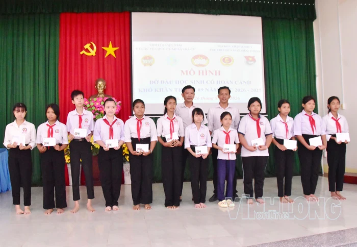 Trà Cú duy trì mô hình đỡ đầu học sinh hoàn cảnh khó khăn