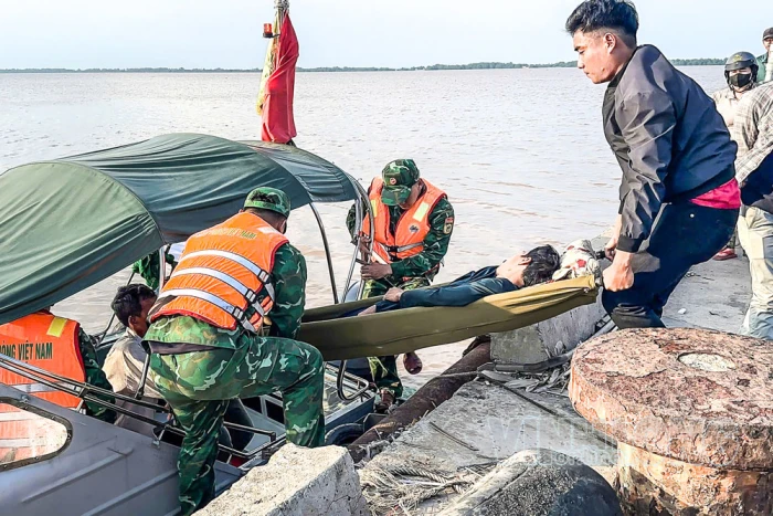 Bộ đội Biên phòng tỉnh cứu nạn kịp thời 1 thuyền viên