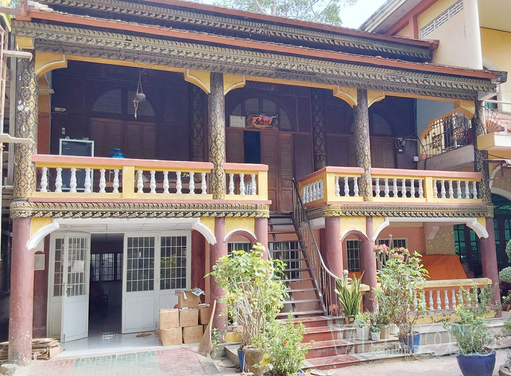 Ngôi nhà sàn chùa Chom Ca, phường Trà Vinh.

