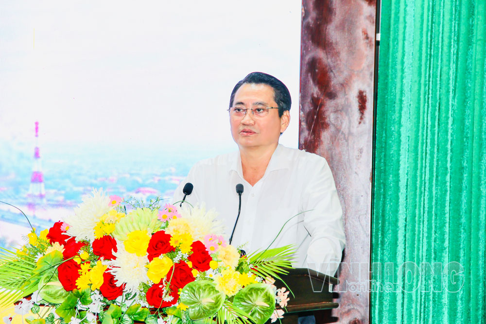 Đồng chí Nguyễn Quỳnh Thiện - Tỉnh ủy viên, Phó Chủ tịch UBND tỉnh phát biểu tại hội thảo. Ảnh: TUYẾT HIỀN

