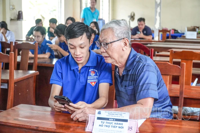 Đưa dịch vụ công trực tuyến đến gần dân