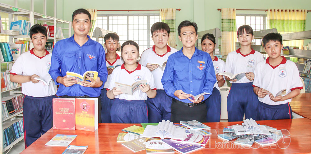 Đoàn viên, thanh niên Trường THCS và THPT Hoàng Thái Hiếu lan tỏa văn hóa đọc, nâng cao tri thức.