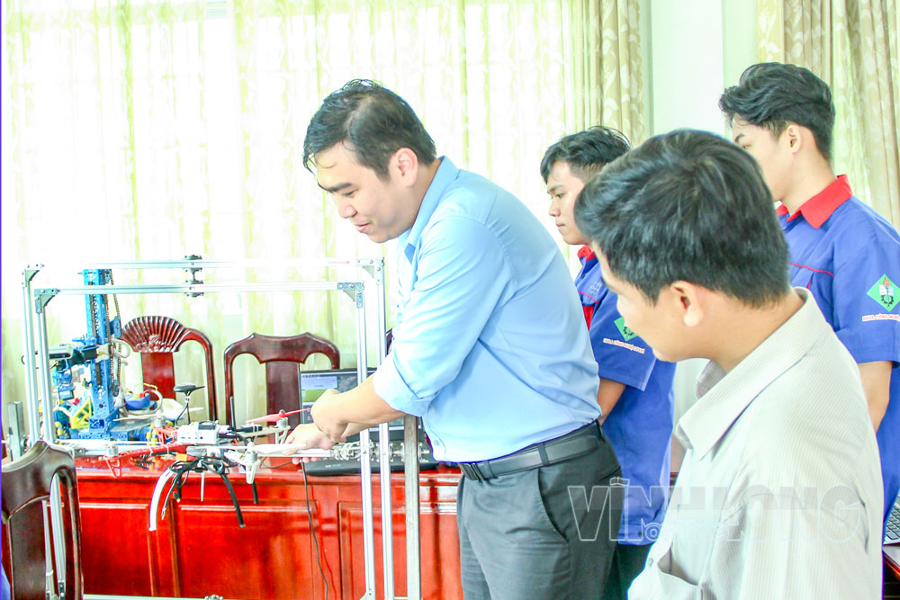 Giải pháp, sản phẩm khoa học, công nghệ giới thiệu tại hội thảo “Vai trò trí thức Vĩnh Long trong chuyển đổi số” tổ chức ngày 2/10.

