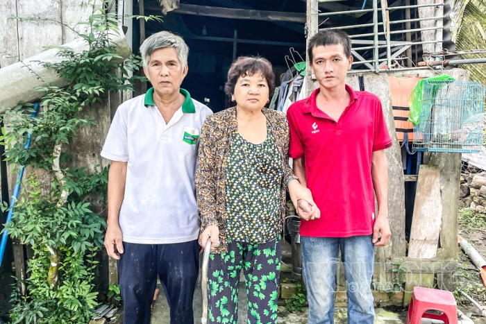 Hoàn cảnh khó khăn, gia đình cô 
Võ Thị Phưởng mong được giúp đỡ