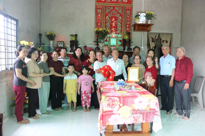 Cụ ông Nguyễn Văn Sáu 100 tuổi sống vui, sống khỏe