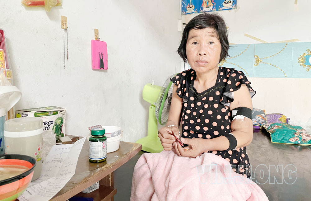 Chị Trần Thị Nguyệt đã chạy thận hơn 20 năm. Ảnh: CAO HUYỀN

