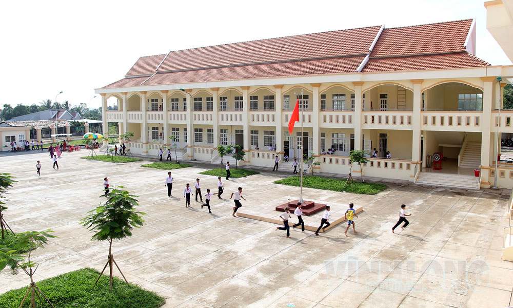 Công tác giáo dục được quan tâm với nhiều ngôi trường mới được đầu tư xây dựng tại nông thôn.

