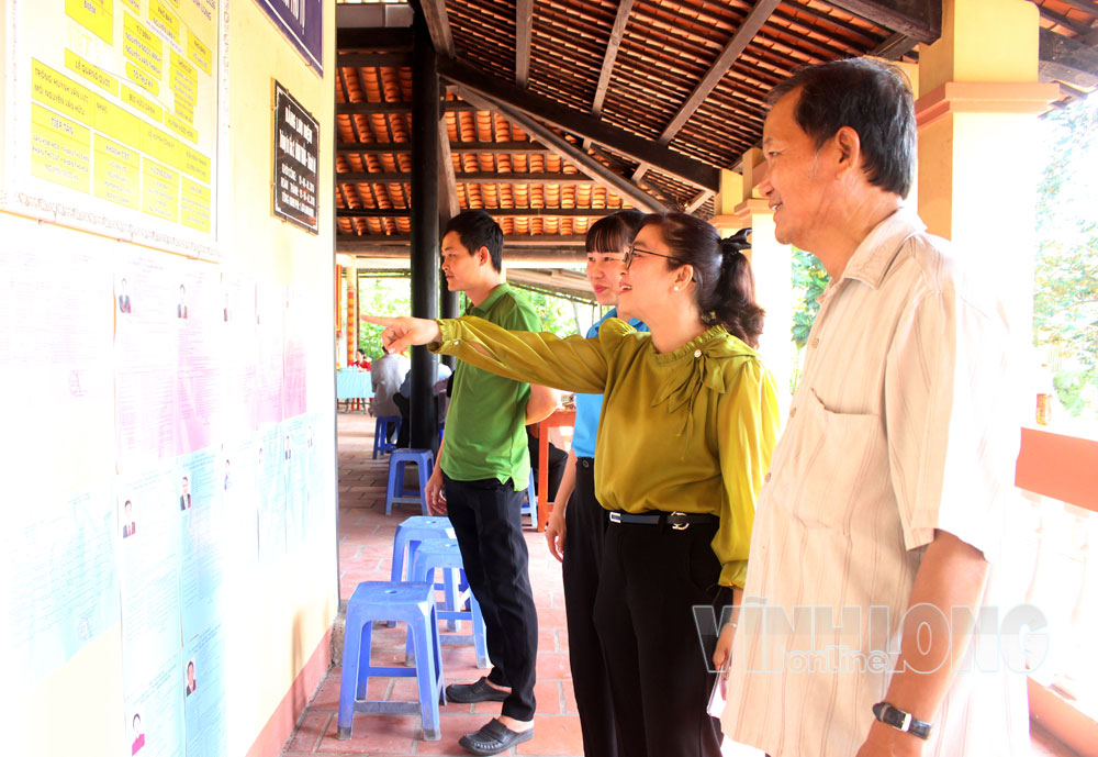 Bản tin ở các thiết chế văn hóa phường Tân Quới truyền tải thông tin, chính sách đến người dân.

