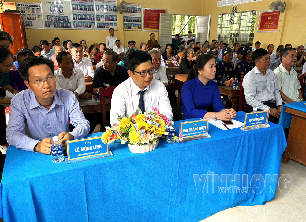 Đại biểu tham dự buổi họp mặt.

