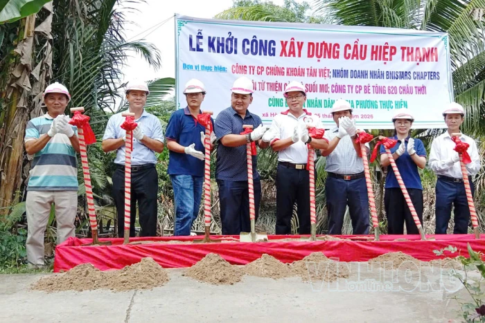 Hòa Bình khởi công xây dựng cầu giao thông nông thôn