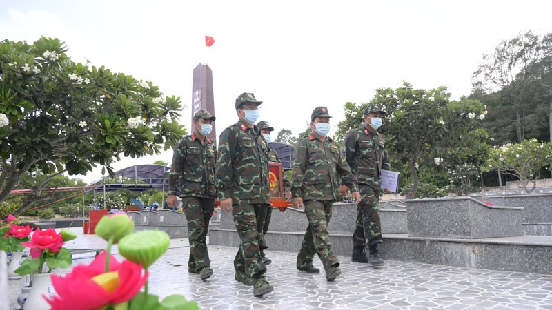 An Giang hoàn thành 100% kế hoạch lấy mẫu sinh phẩm hài cốt liệt sĩ. (Ảnh: PHƯƠNG VŨ)
