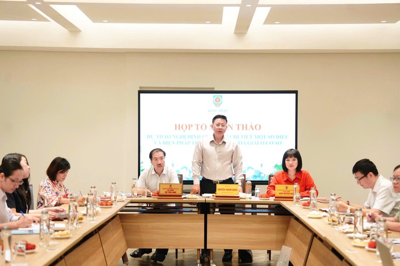 Thứ trưởng Bộ Tư pháp Nguyễn Thanh Ngọc phát biểu chỉ đạo tại cuộc họp Tổ Soạn thảo - Ảnh: BTP

