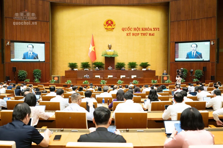 Quốc hội nghe báo cáo về 3 dự án: Luật Đấu giá tài sản (sửa đổi), Luật Luật sư (sửa đổi) và Luật Nuôi con nuôi (sửa đổi)