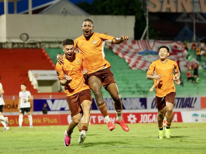 Bảng xếp hạng V-League mới nhất: HAGL thắng nhưng chưa thoát hiểm, cực bất ngờ vị trí của Thanh Hóa