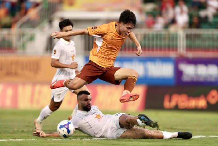 Bảng xếp hạng V-League mới nhất: SLNA ở vị trí khó tin, HAGL sát đáy, khốn khổ Thể Công Viettel