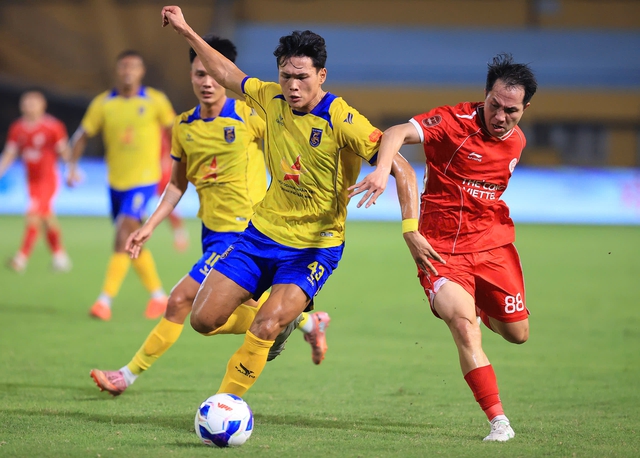 Thể Công Viettel có trận cầu vất vả trước Bắc Ninh FC. Ảnh: Minh Tú